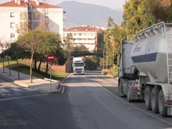Trànsit de camions pel carrer Comerç