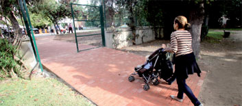 Accés al parc Falguera